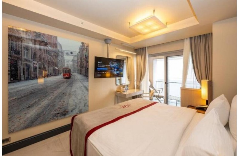 Готель Ramada By Wyndham Istanbul Pera, 4★