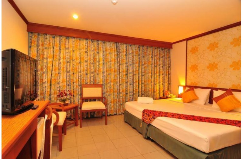 Готель Rattana Beach Hotel, 3★