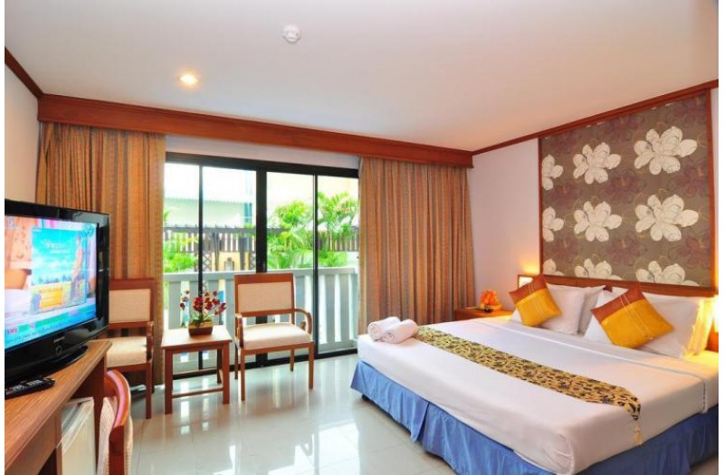 Готель Rattana Beach Hotel, 3★