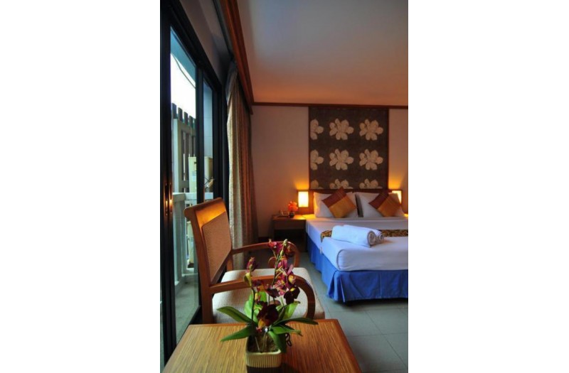 Готель Rattana Beach Hotel, 3★
