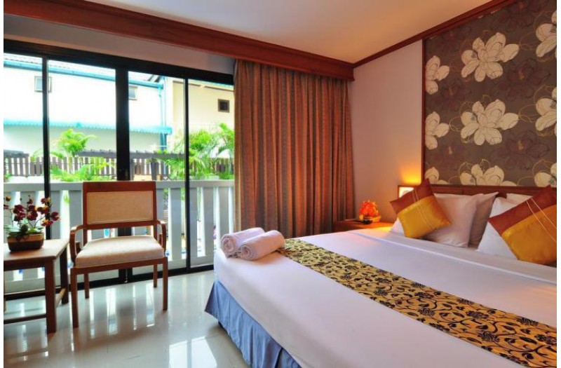 Готель Rattana Beach Hotel, 3★