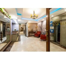 Готель Raymond Hotel, 3★