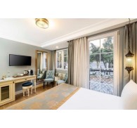 Готель Raymond Hotel, 3★