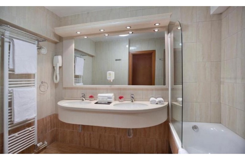 Готель Remisens Excelsior Family Hotel, 4★