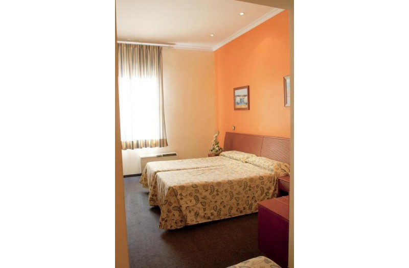 Готель Rivoli Ramblas, 3★ Готель Rivoli Ramblas, 3★