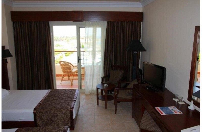 Готель Royal Brayka Beach Resort, 5★