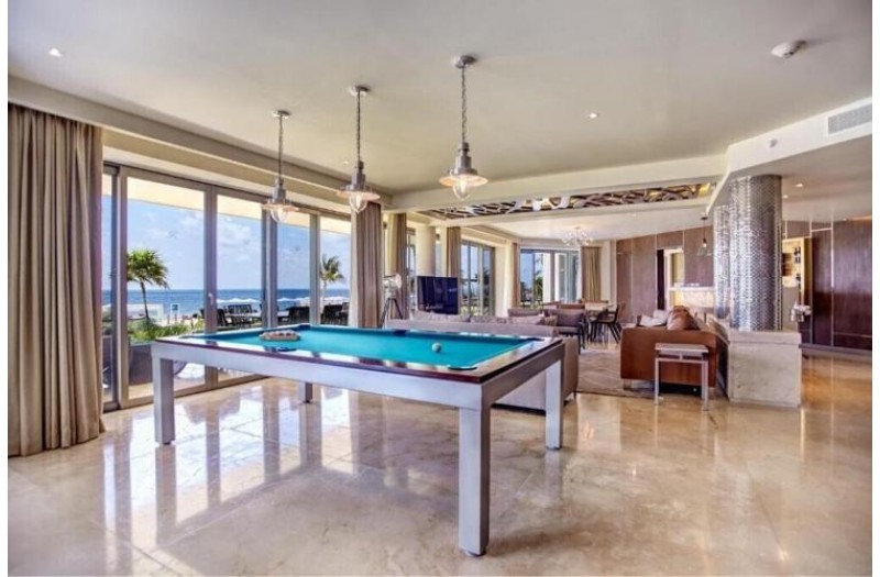 Готель Royalton Riviera Cancun Resort & Spa, 5★