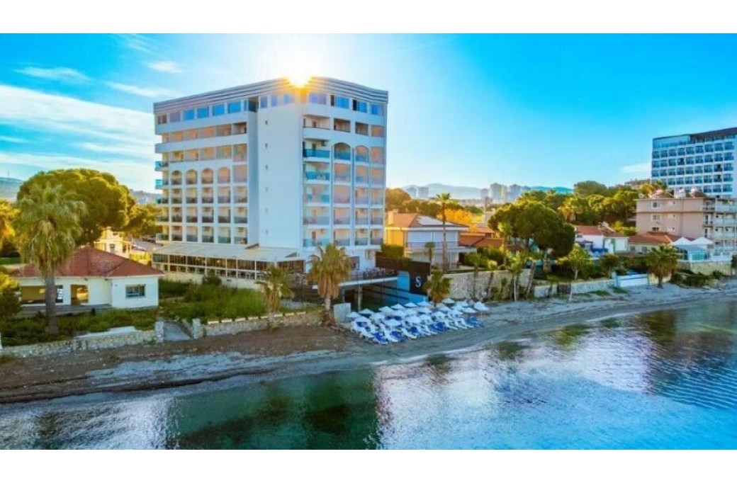 Готель Scala Nuova Beach Hotel, 4★