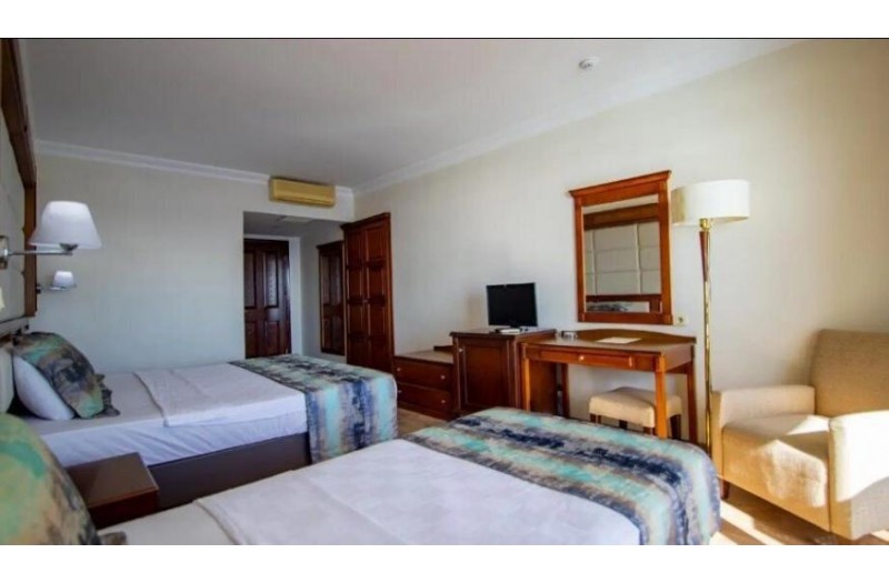 Готель Scala Nuova Beach Hotel, 4★