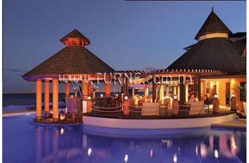 Готель Secrets Wild Orchid, 5★