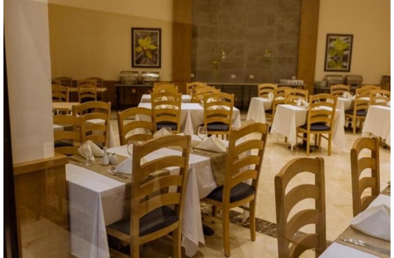 Готель Sky View Suites Hotel, 3★ Готель Sky View Suites Hotel, 3★