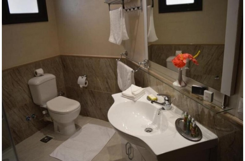 Готель Sky View Suites Hotel, 3★ Готель Sky View Suites Hotel, 3★