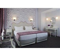 Готель St Petersbourg., 3★