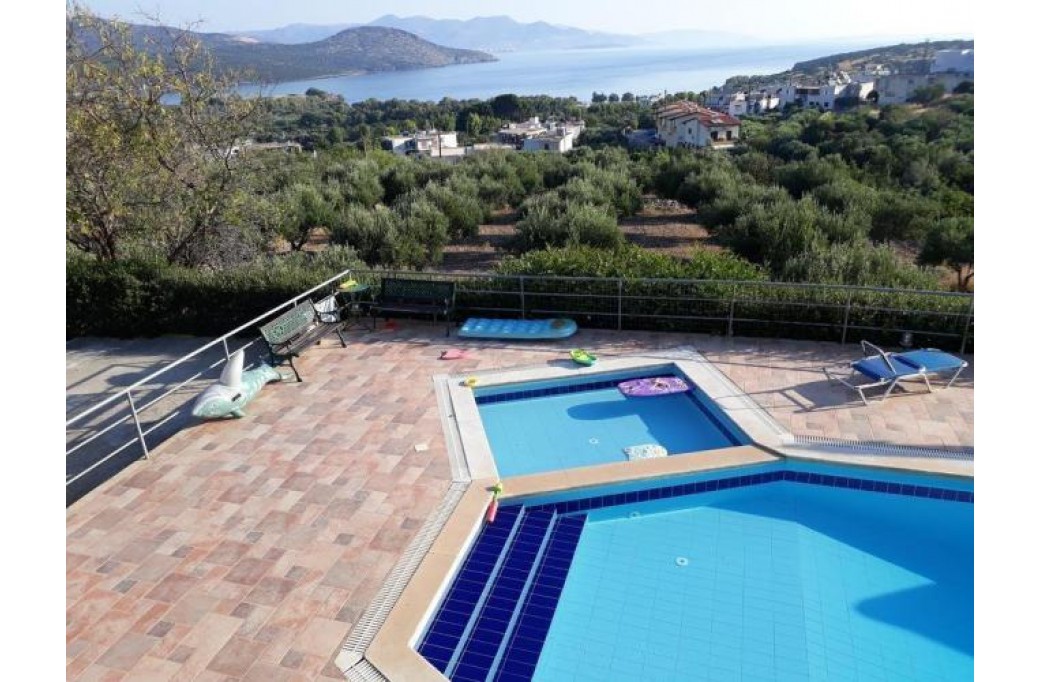 Готель Stelios Apartments, 3★