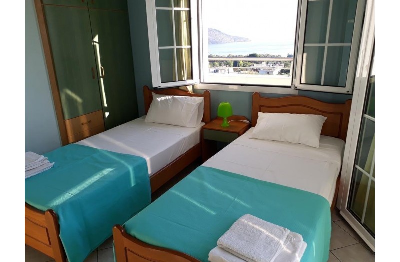 Готель Stelios Apartments, 3★
