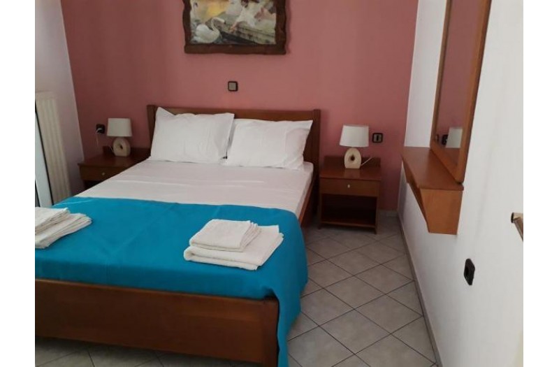 Готель Stelios Apartments, 3★