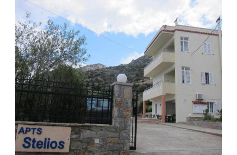 Готель Stelios Apartments, 3★