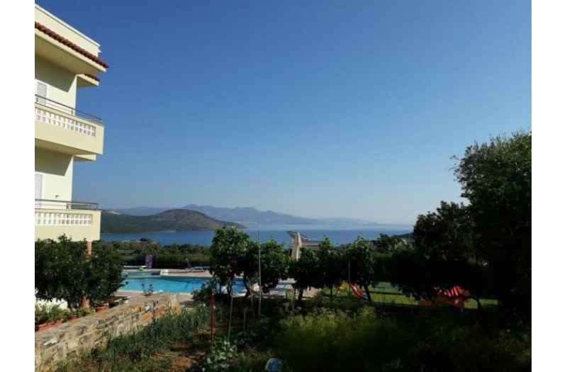 Готель Stelios Apartments, 3★