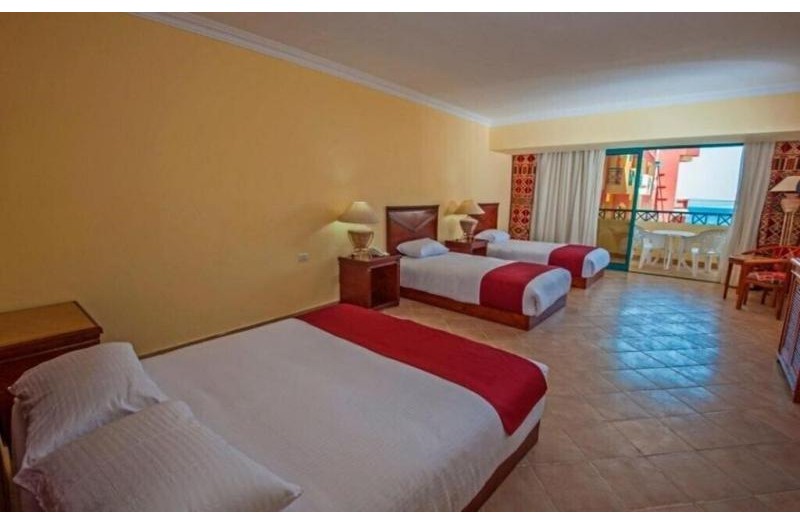 Готель Sun & Sea Hotel, 3★
