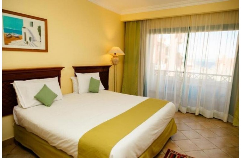 Готель Sun & Sea Hotel, 3★