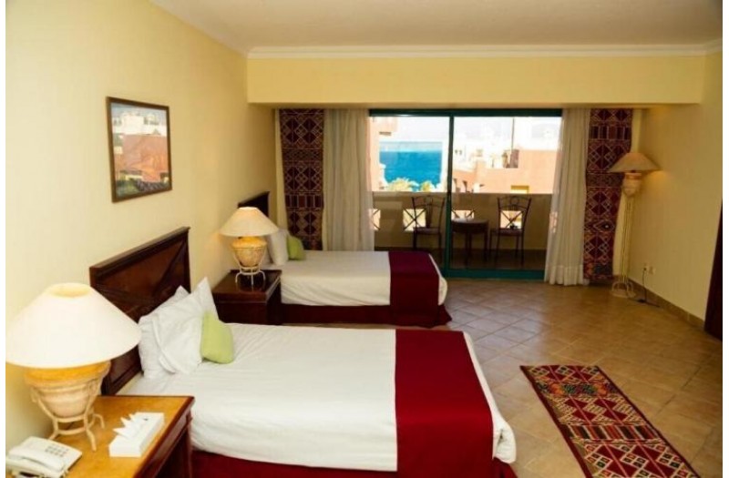 Готель Sun & Sea Hotel, 3★