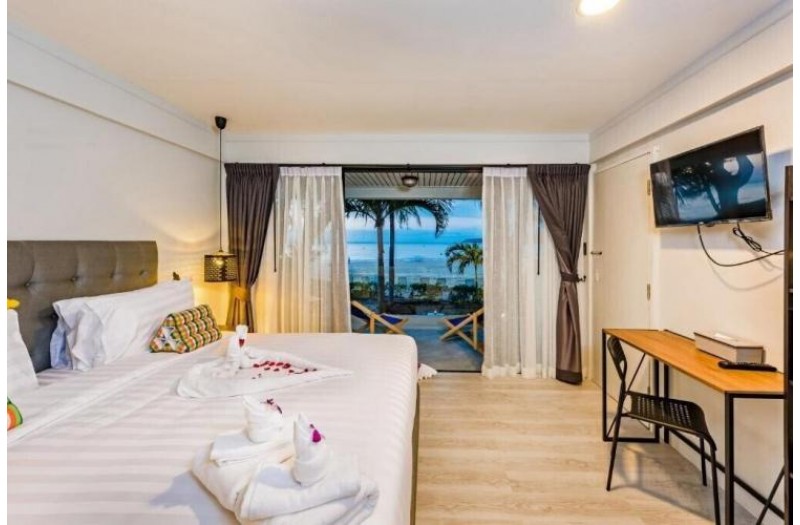 Готель Thai Kamala Beach Front, 3★ Готель Thai Kamala Beach Front, 3★