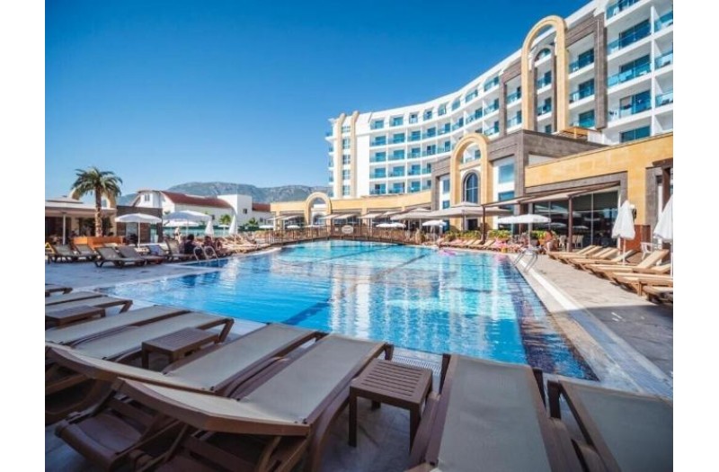 Готель The Lumos Deluxe Resort Hotel Spa, 5★