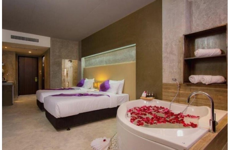 Готель The Luxur Boutique Hotel Patong, 3★