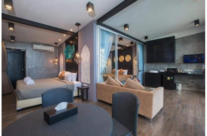 Готель The Luxur Boutique Hotel Patong, 3★