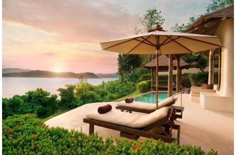 Готель The Naka Island, 5★