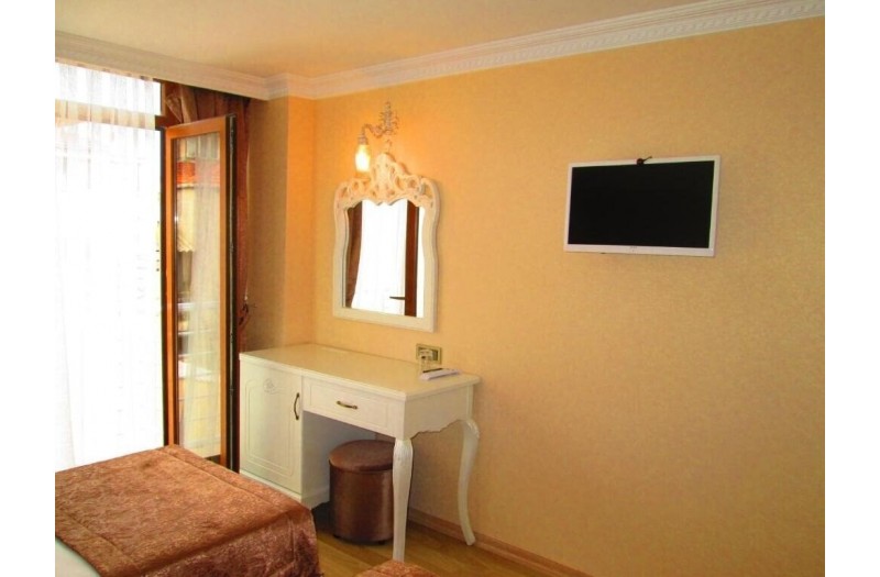Готель The Newport Hotel, 3★