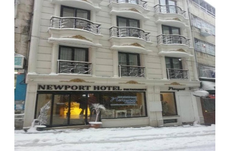 Готель The Newport Hotel, 3★