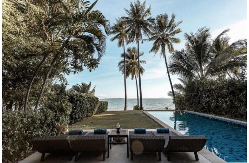 Готель The Village Coconut Island, 5★