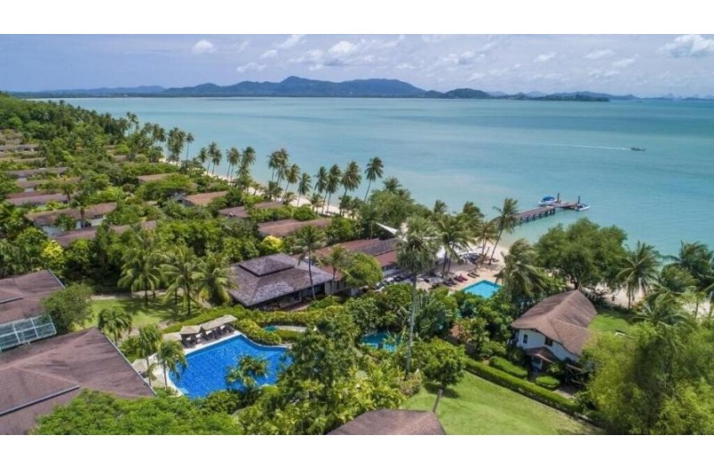 Готель The Village Coconut Island, 5★
