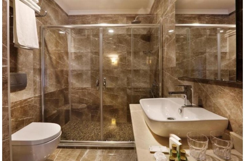 Готель The White Orient Hotel, 4★