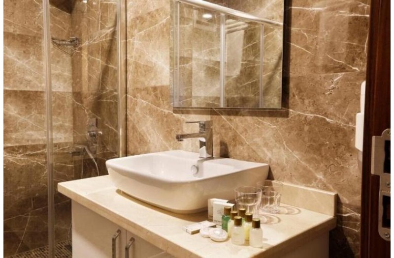 Готель The White Orient Hotel, 4★