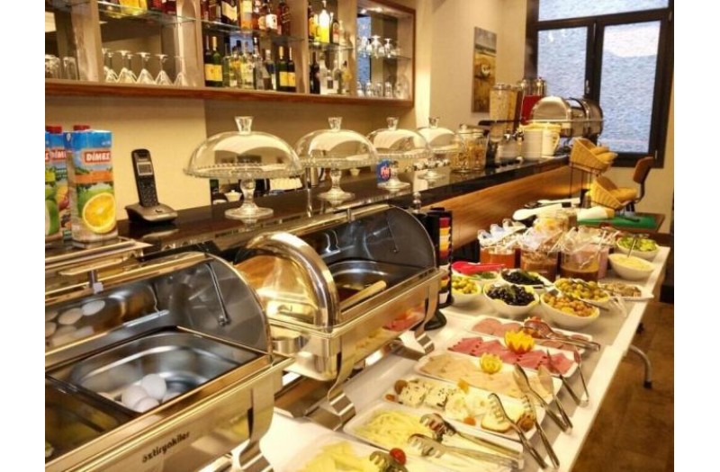 Готель The White Orient Hotel, 4★