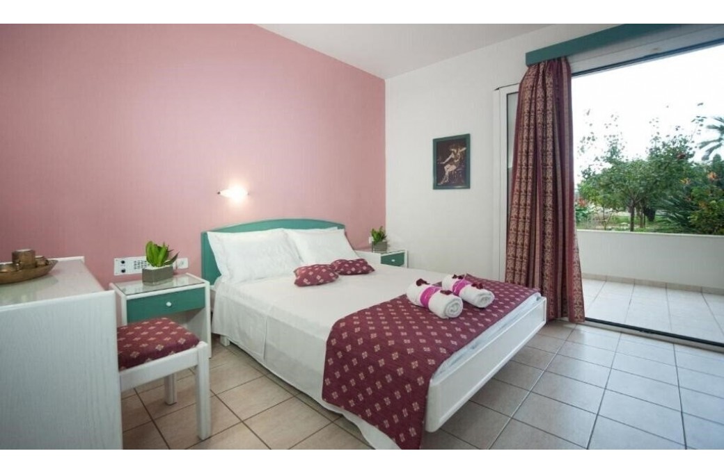Готель Theoni Apartments, 1★ Готель Theoni Apartments, 1★