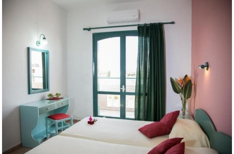 Готель Theoni Apartments, 1★ Готель Theoni Apartments, 1★