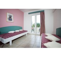 Готель Theoni Apartments, 1★