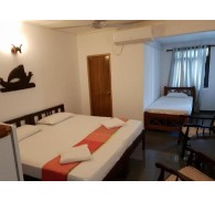 Готель Thiranagama Beach Hotel, 2★