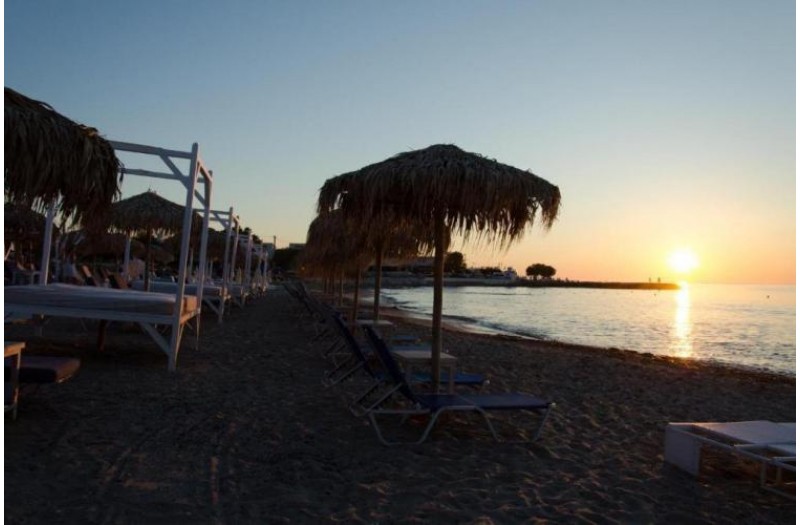 Готель Tsalos Beach Hotel, апартаменты★