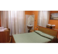 Готель Urbis Hotel, 2★