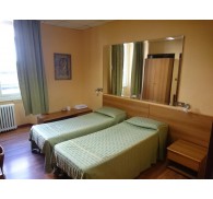 Готель Urbis Hotel, 2★