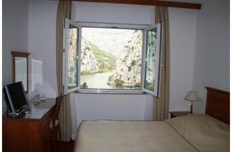 Готель Villa Dvor Hotel, 3★