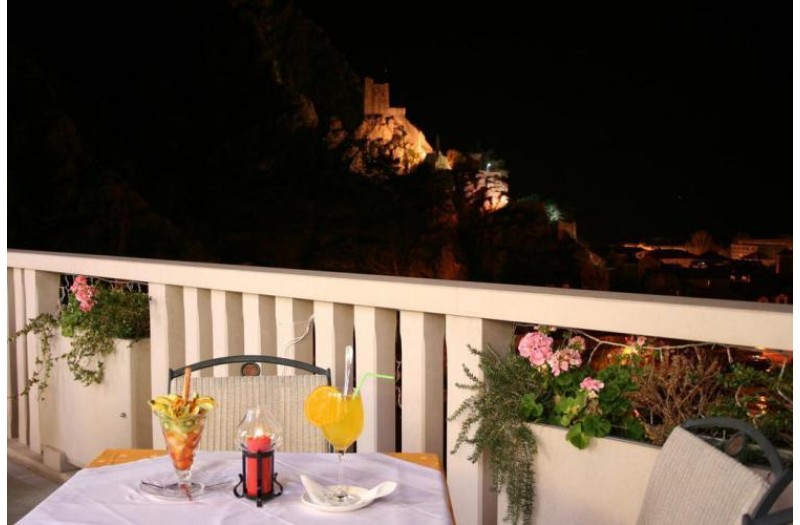 Готель Villa Dvor Hotel, 3★