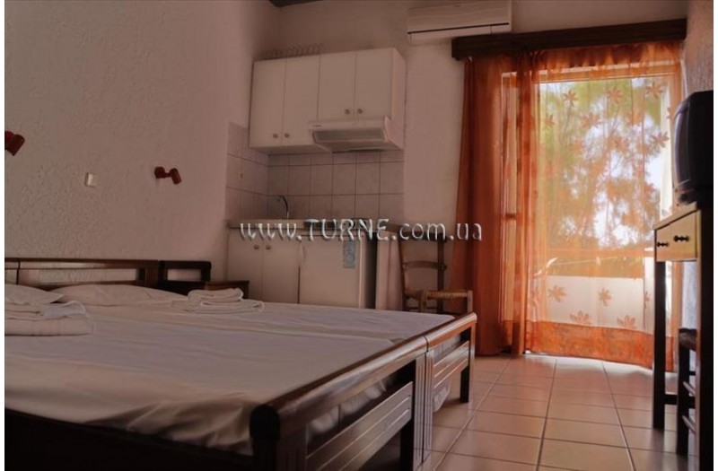 Готель Violetta Hotel Apartments, 2★