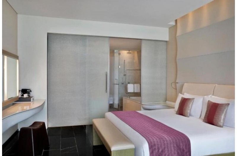 Готель W Abu Dhabi - Yas Island (ex. Yas Hotel Abu Dhabi), 5★