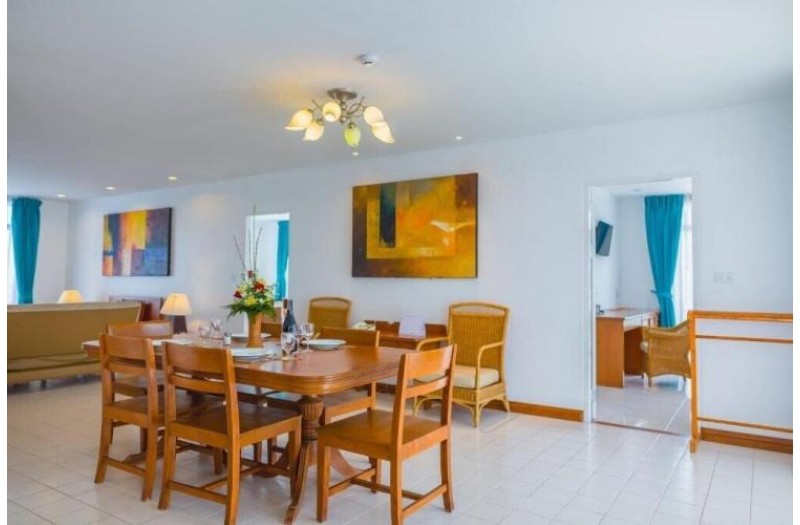 Готель Waterfront Suites Phuket by Centara, 4★