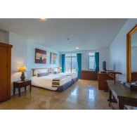Готель Waterfront Suites Phuket by Centara, 4★